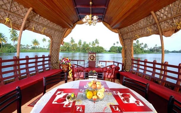 houseboats in kerala