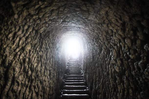 Tunnel steps