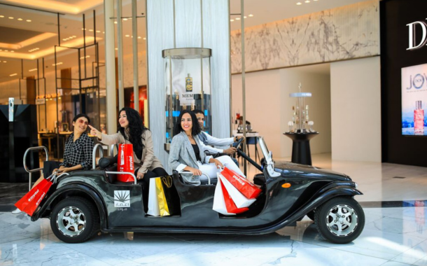 People shopping at Dubai Mall