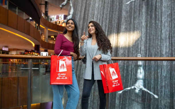 People shopping at Dubai Mall