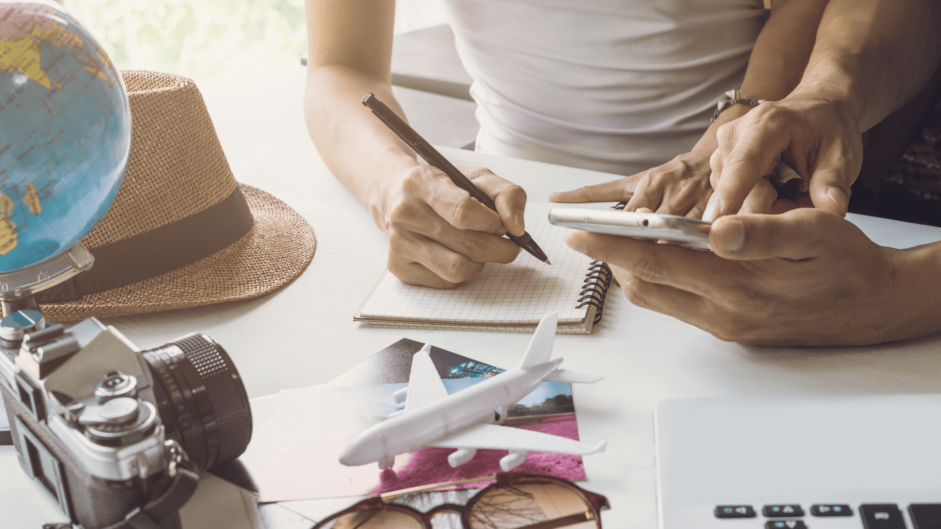 Use these 11 tricks to book cheap flight tickets