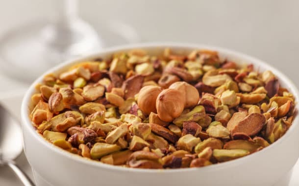 Comprises of almonds, pistachios, raisins