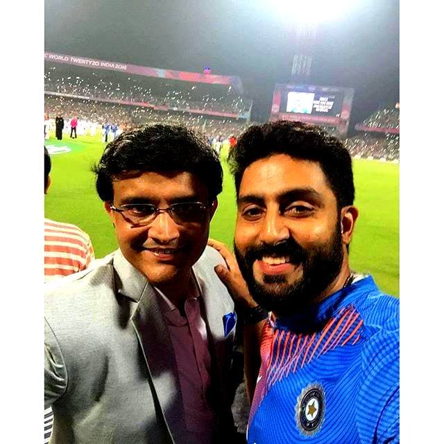 Junior Bachchan's selfie with Dada