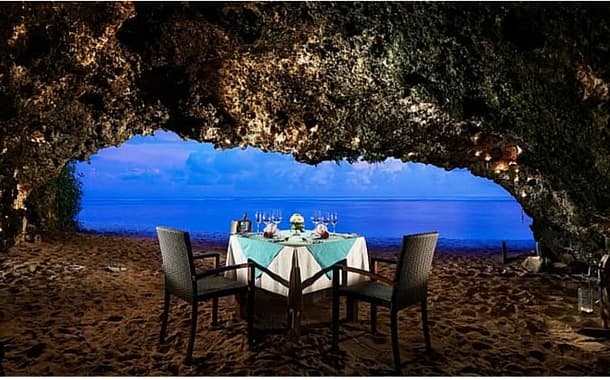 Secret Cave Dining, Samabe