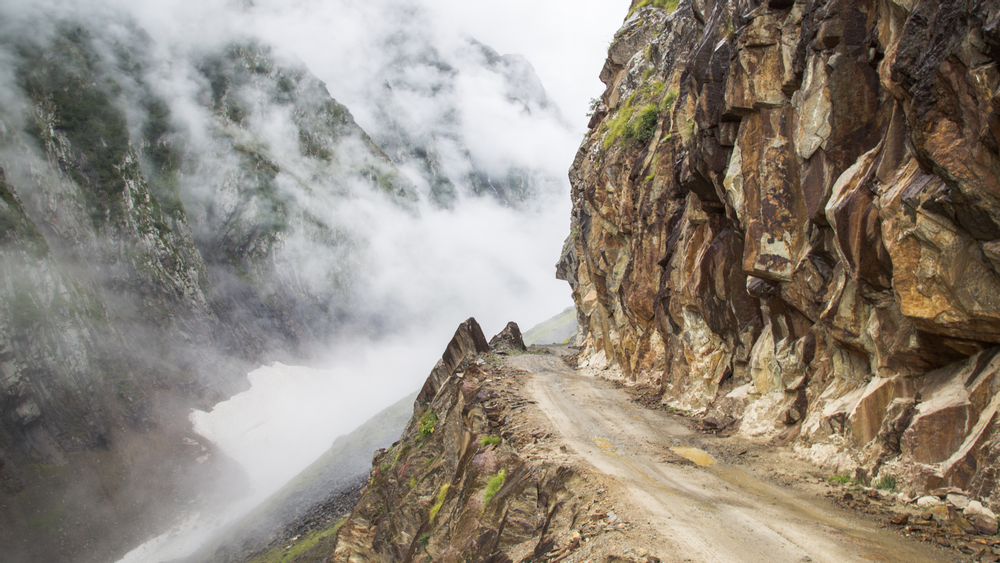 Top 10 Most Dangerous Roads In India | Ghats That Will Scare You - Musafir